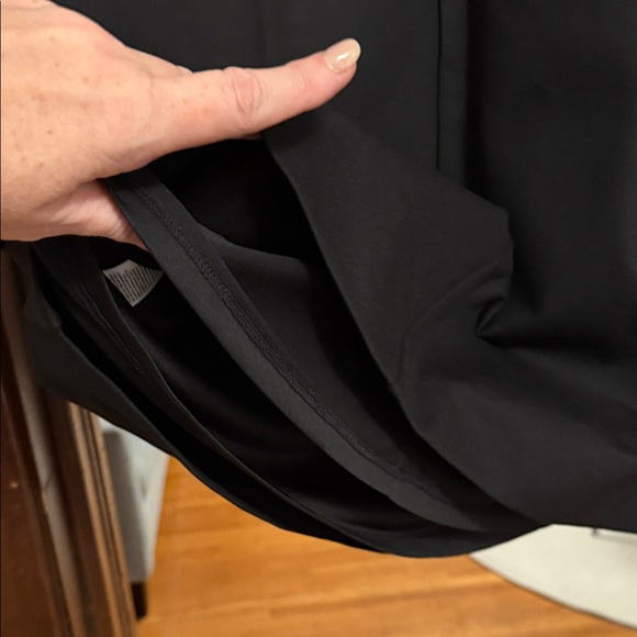 Banana Republic - Classic LBD - Classy and so comfy! - Picture 8 of 10